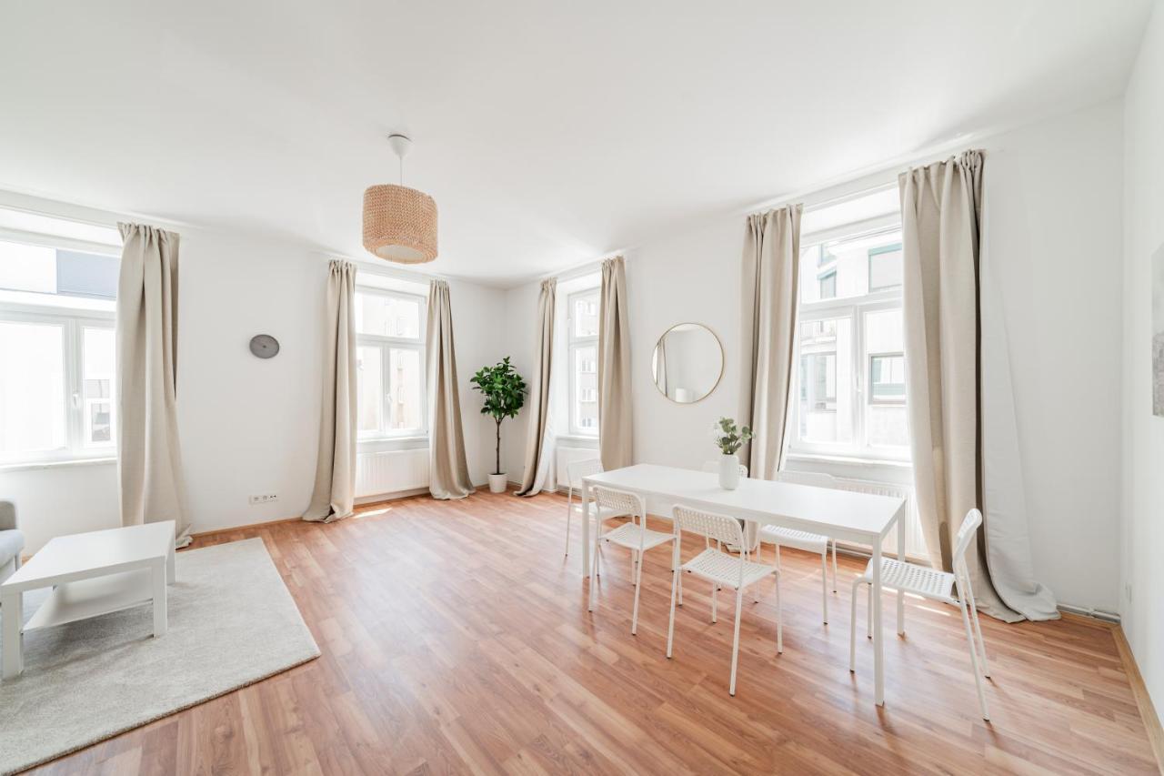 Central Appartment Wenen Buitenkant foto