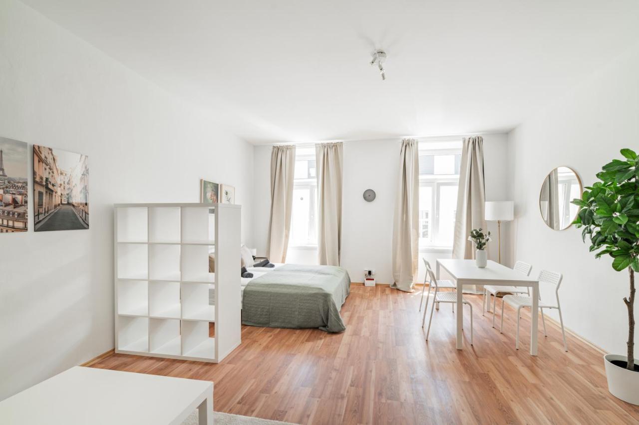 Central Appartment Wenen Buitenkant foto